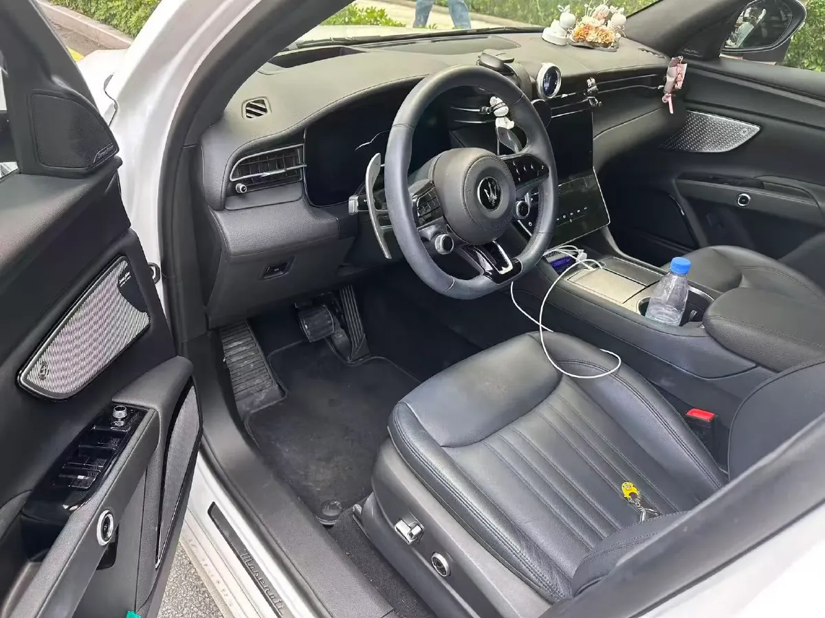 2023 Maserati Grecale 2.0T 300HP L4 8AT,autocango,china used car exporter,china ev exporter,chinese used car exporter,chinese used ev exporter