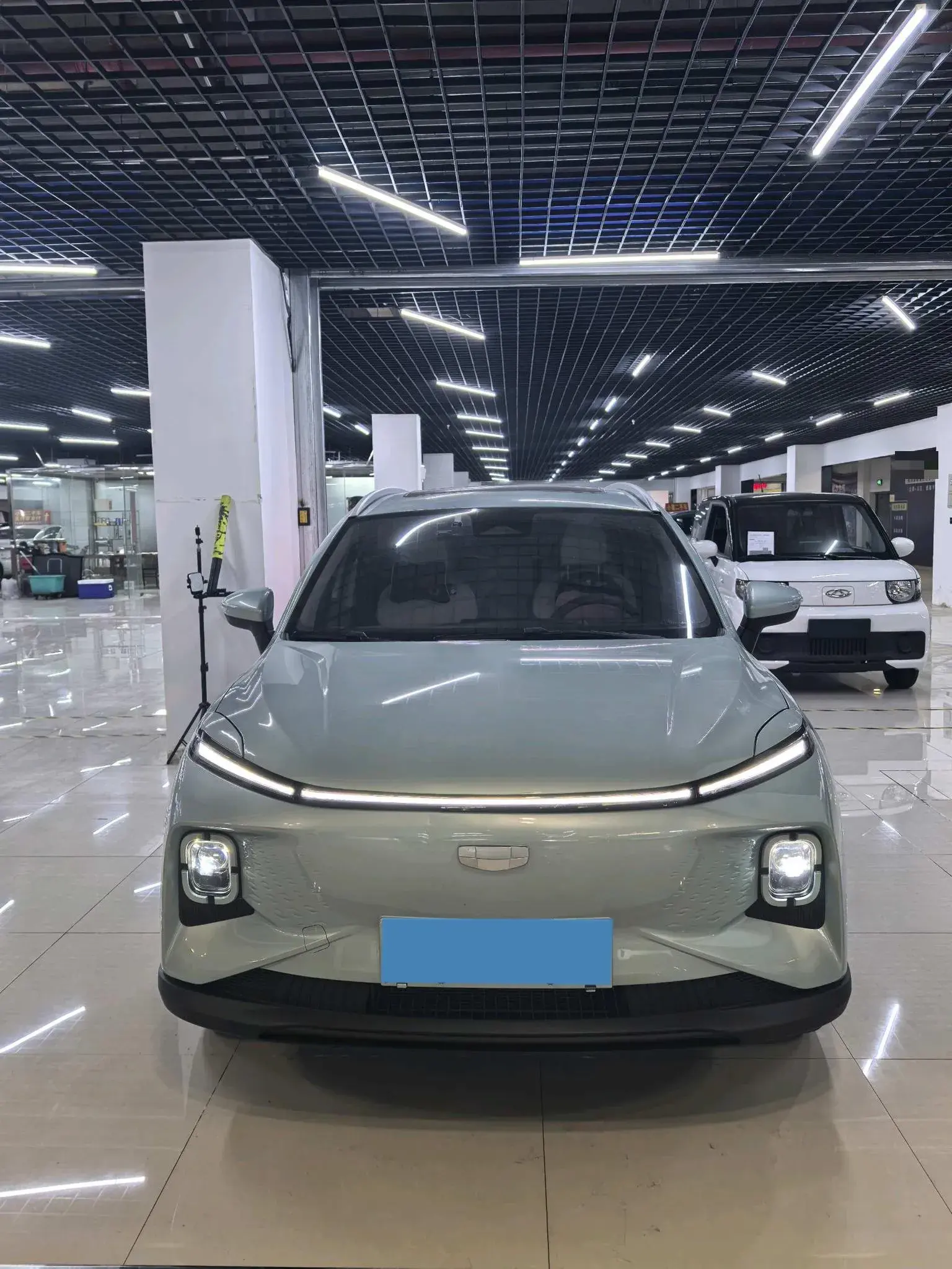 2024 GEOMETRY E thumbnail 2