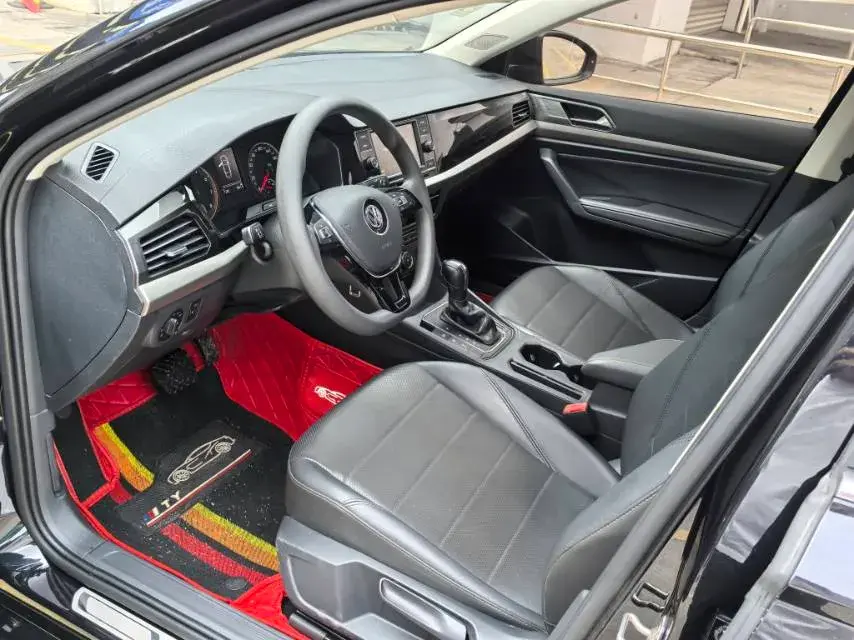 2018 VOLKSWAGEN LAVIDA thumbnail 4