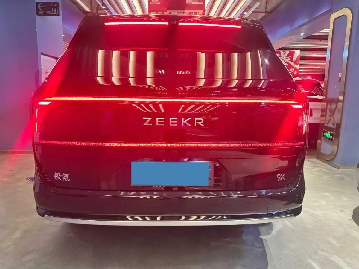 2025 Zeekr 9X 2.0T 279HP L4 1DHT PHEV,autocango,china used car exporter,china ev exporter,chinese used car exporter,chinese used ev exporter