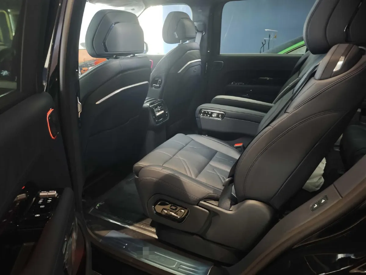 2025 Zeekr 9X 2.0T 279HP L4 1DHT PHEV,autocango,china used car exporter,china ev exporter,chinese used car exporter,chinese used ev exporter