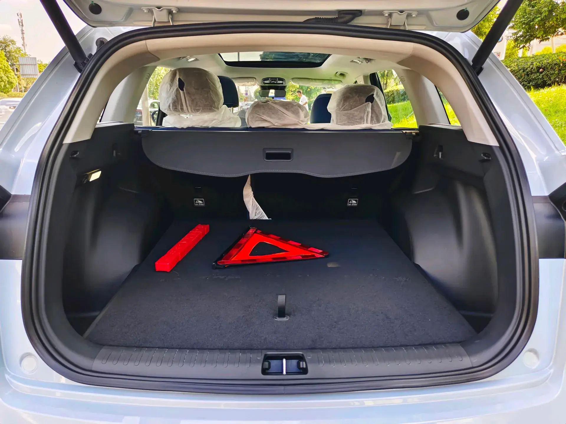 2022 GEELY MONJARO thumbnail 2