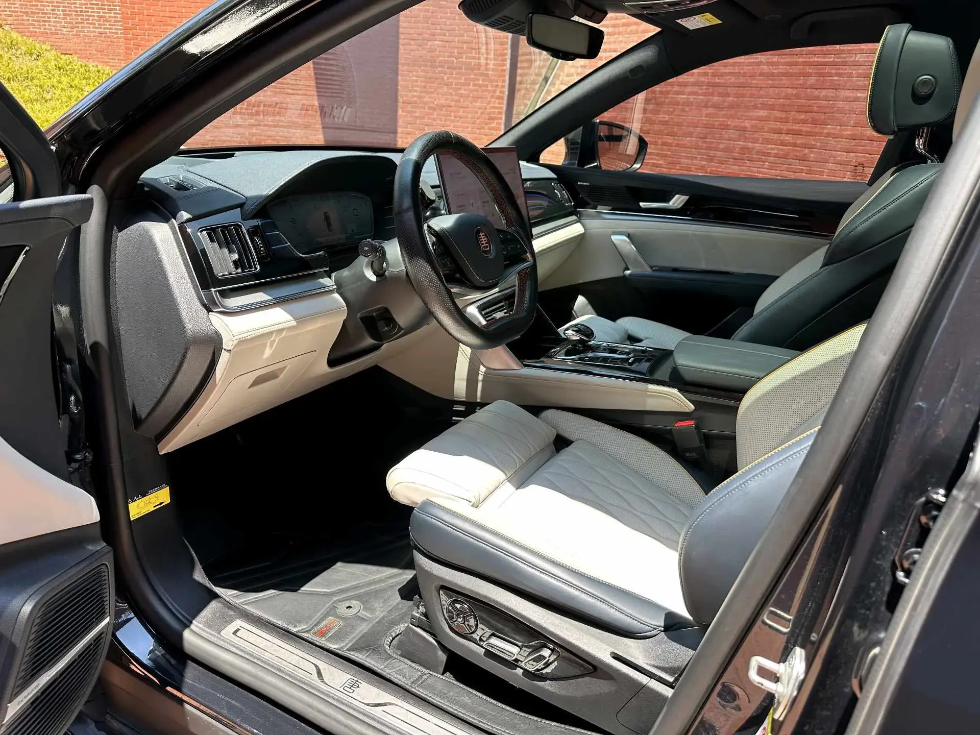 2022 BYD TANG thumbnail 3