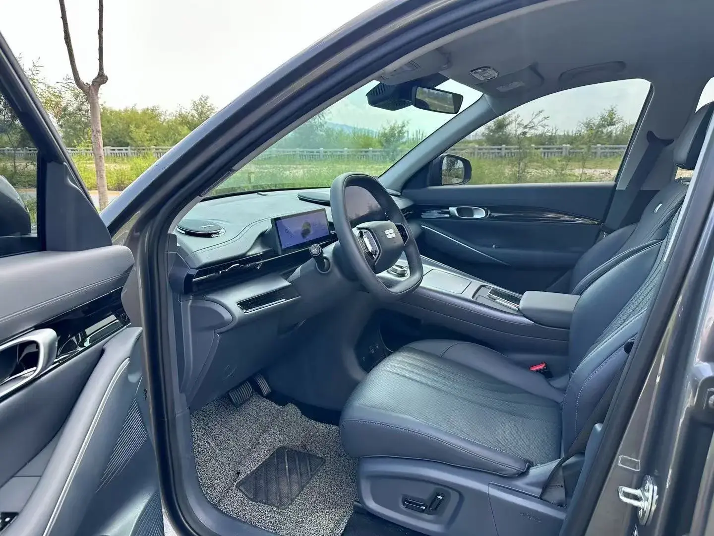 2024 GEELY GALAXY thumbnail 3