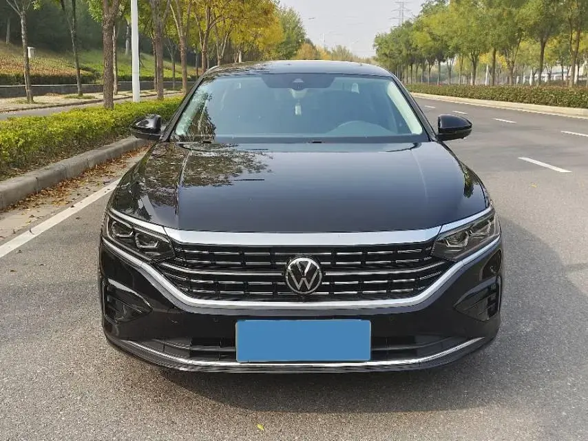 2022 VOLKSWAGEN PASSAT thumbnail 2
