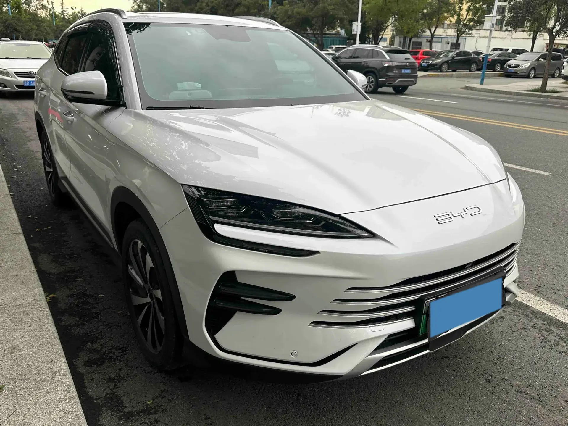 2024 BYD SONG thumbnail 3