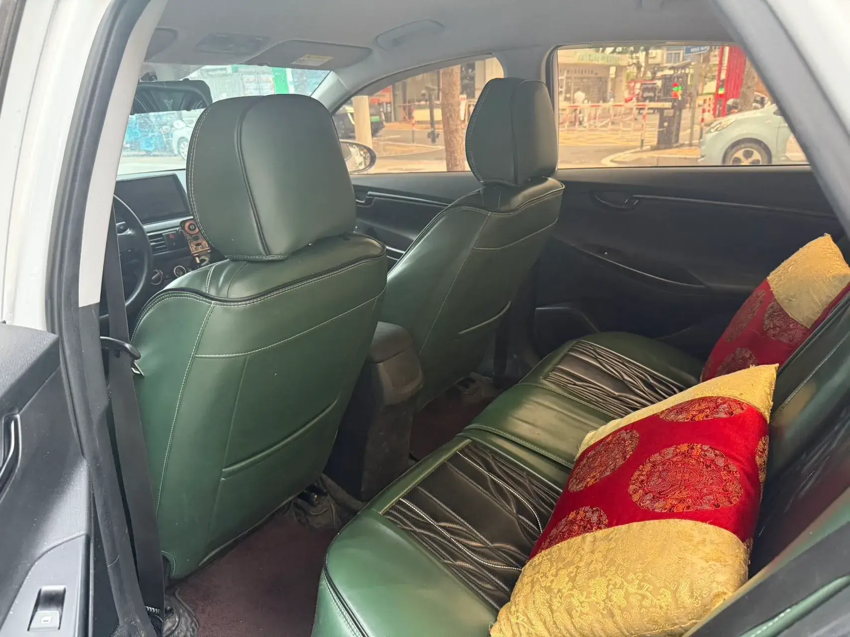 2017 HYUNDAI CELESTA thumbnail 3