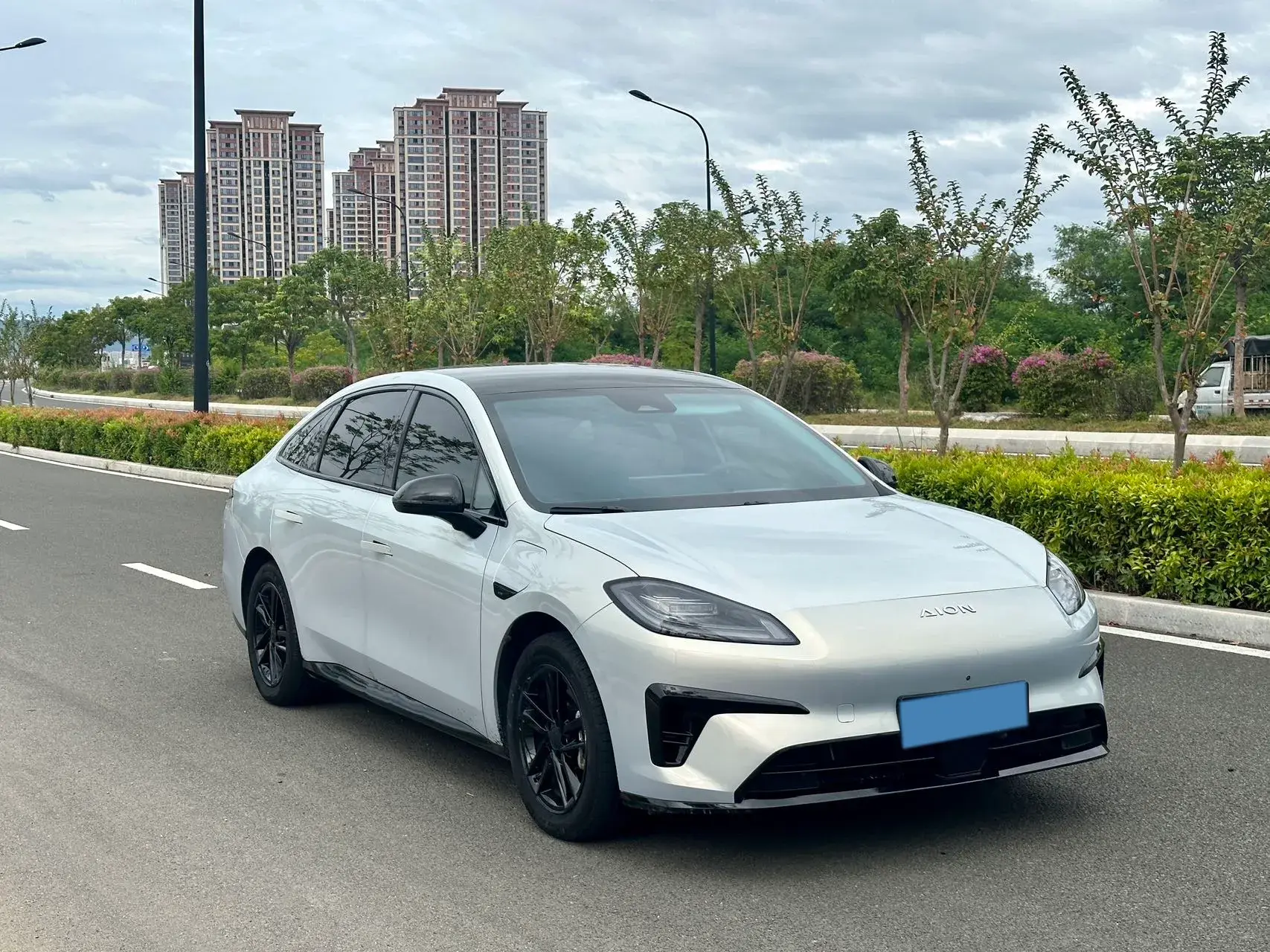 2025 AION AION thumbnail 3