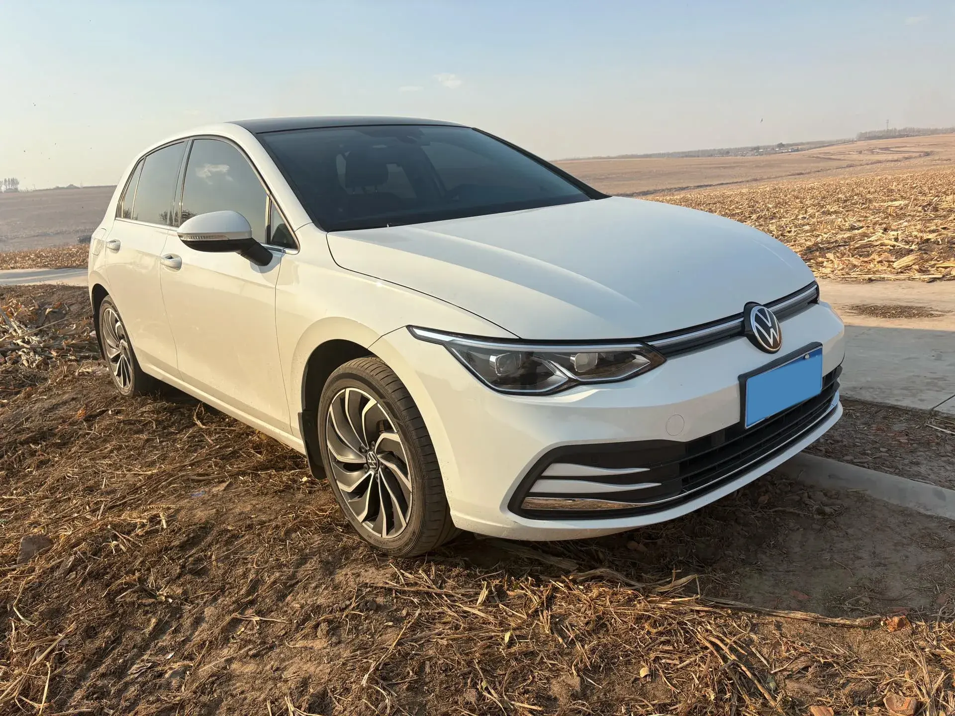 2023 VOLKSWAGEN GOLF thumbnail 3