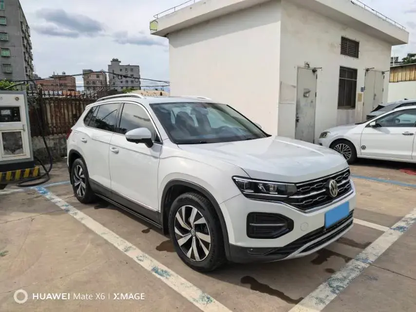 2019 VOLKSWAGEN TAYRON thumbnail 3