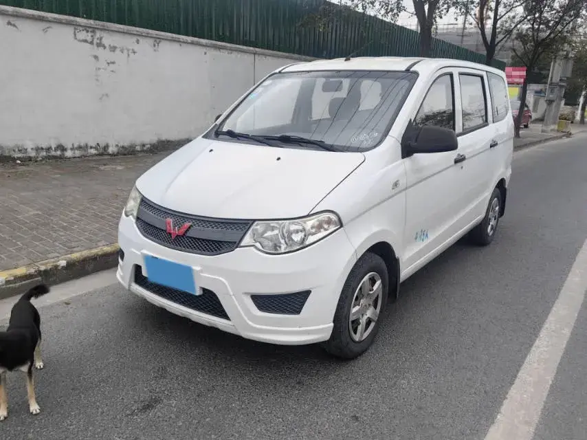 2018 WULING HONGGUANG view 1