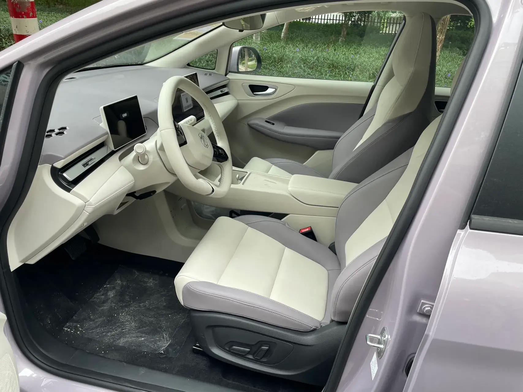 2023 MG MG4 thumbnail 4