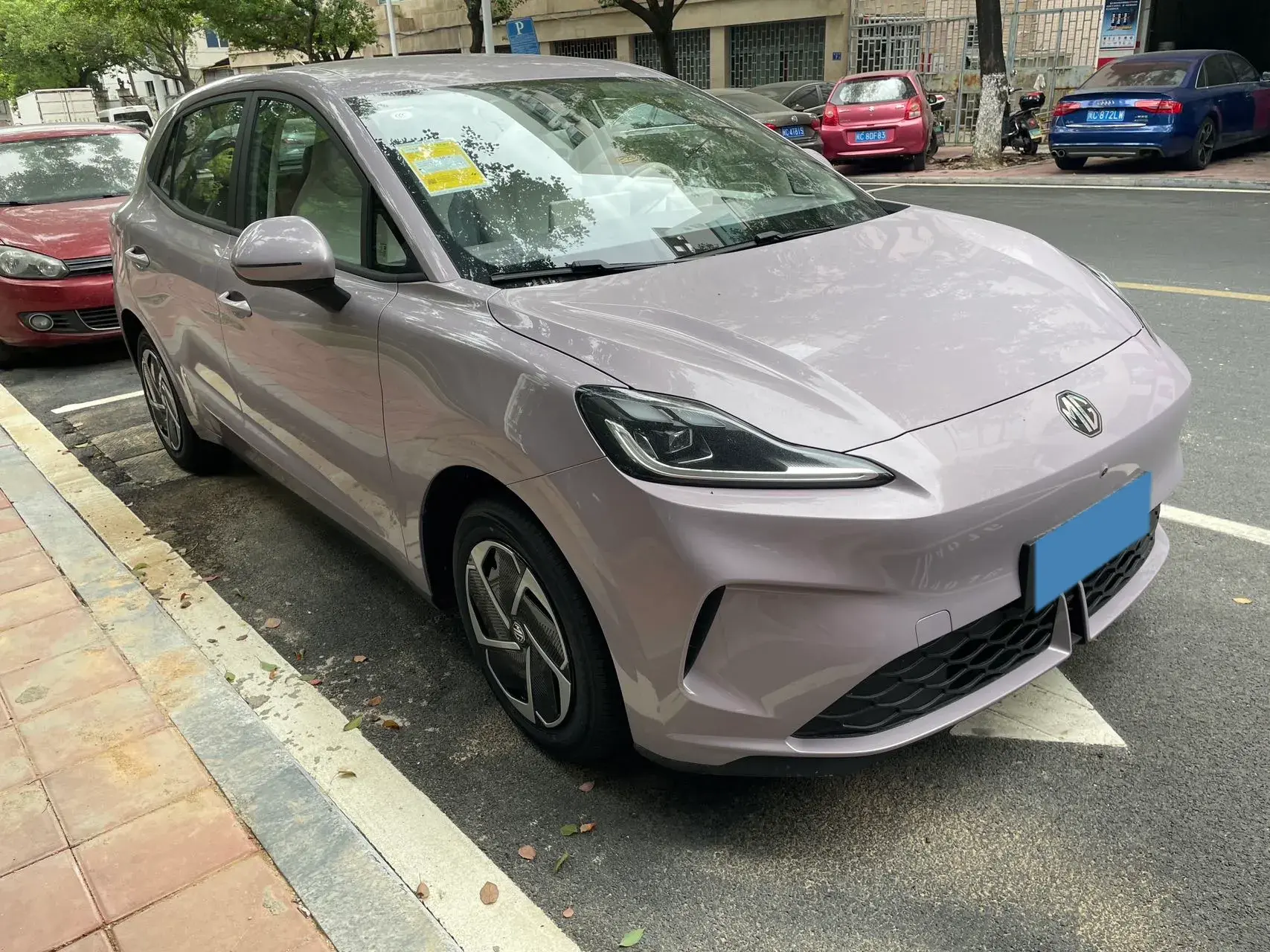 2023 MG MG4 thumbnail 3