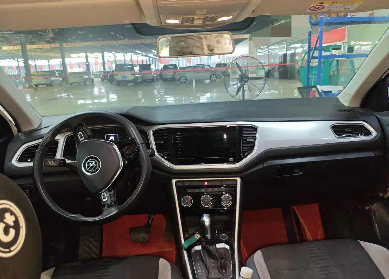 2022 VOLKSWAGEN T-ROC thumbnail 4