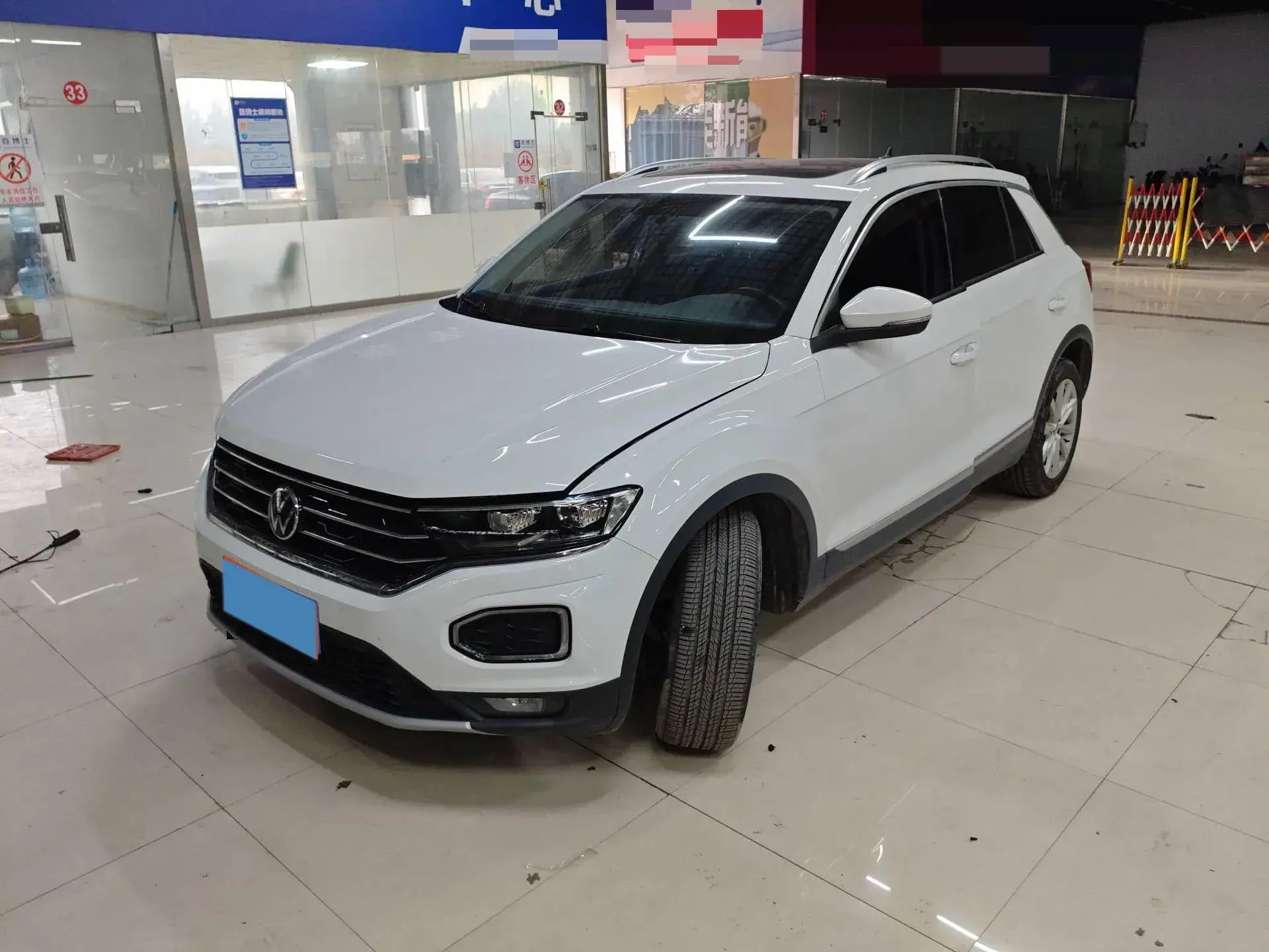 2022 VOLKSWAGEN T-ROC view 1
