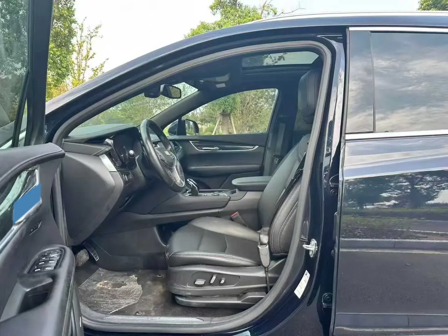 2021 CADILLAC XT5 thumbnail 4