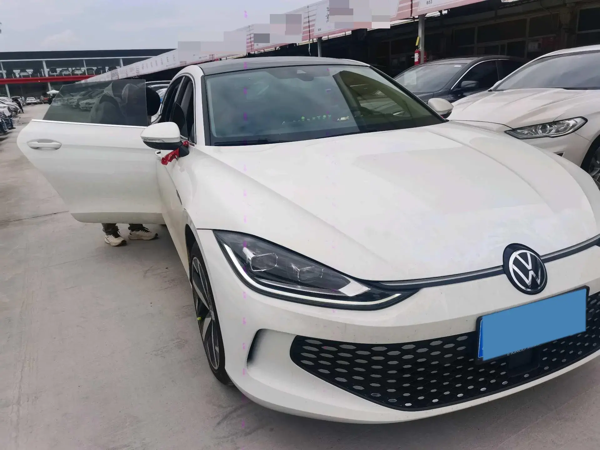 2023 VOLKSWAGEN LAMANDO thumbnail 2