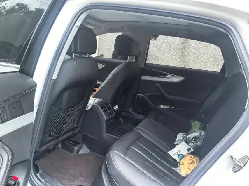 2020 AUDI A4L thumbnail 3