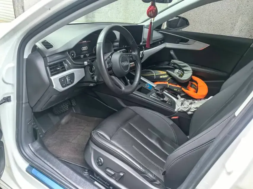 2020 AUDI A4L thumbnail 4