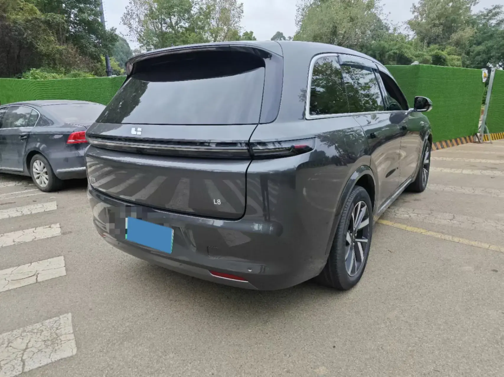 2023 LI L8 thumbnail 3