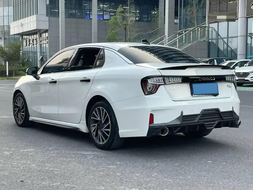 2022 LYNK&CO 03 thumbnail 4