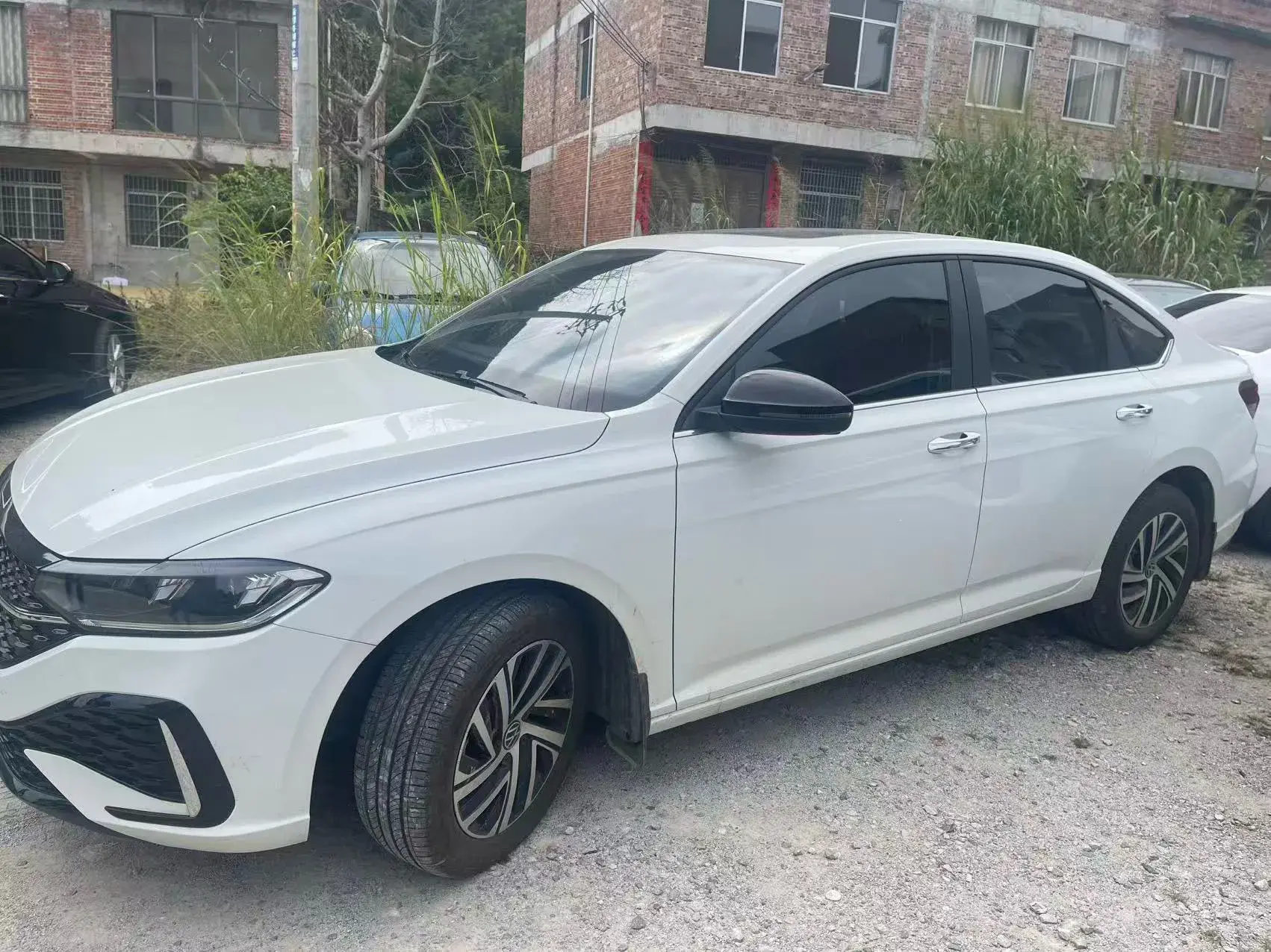 2024 VOLKSWAGEN LAVIDA thumbnail 2