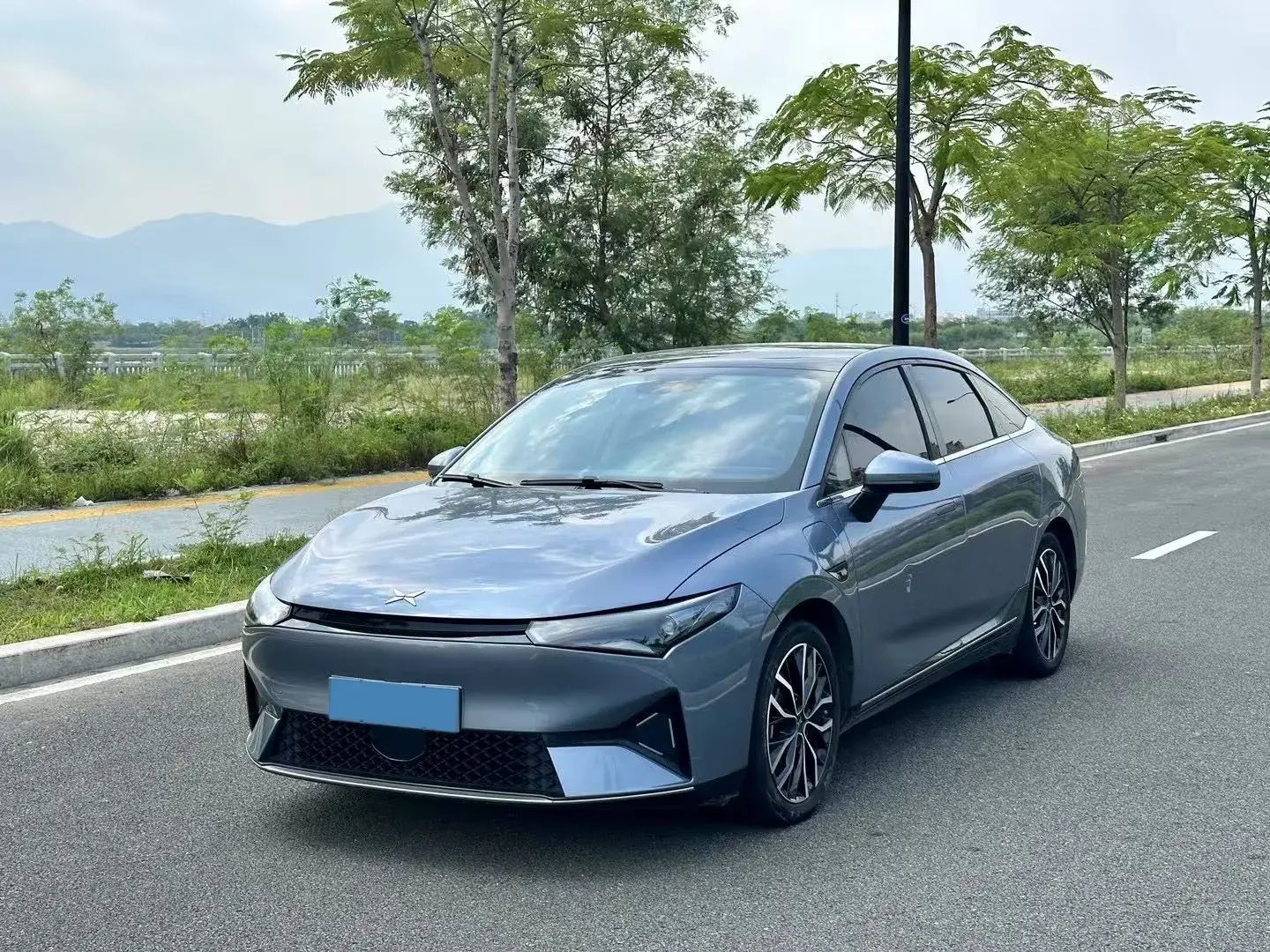 2022 XPENG P5 view 1