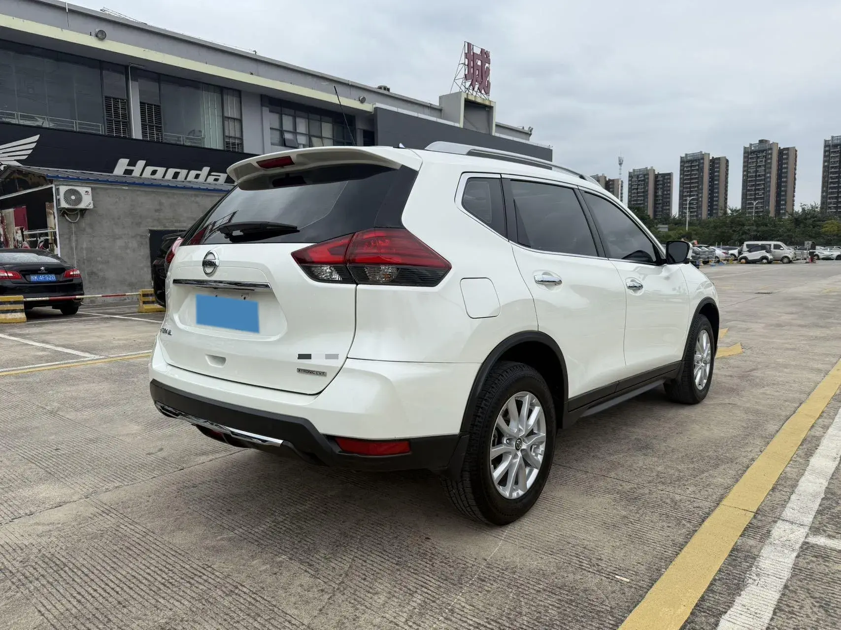 2020 NISSAN X-TRAIL thumbnail 4
