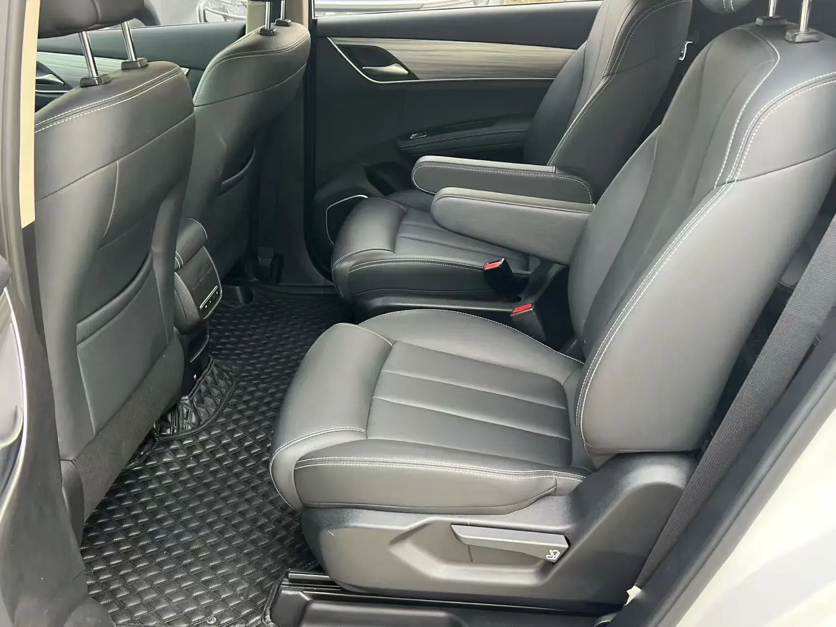 2019 BYD SONG thumbnail 4