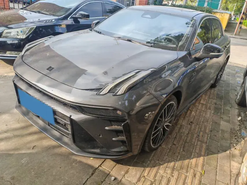 2025 LYNK&CO 03 view 1