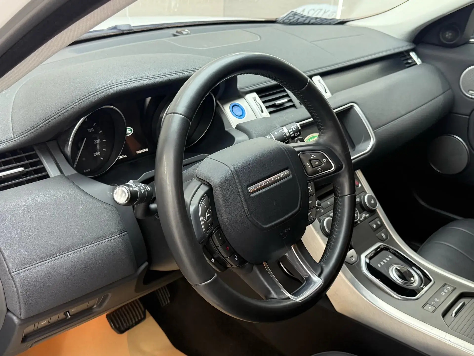 2018 LAND ROVER thumbnail 4