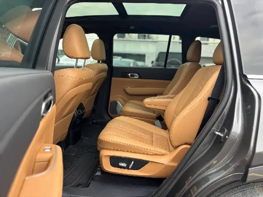 2020 LI ONE thumbnail 3