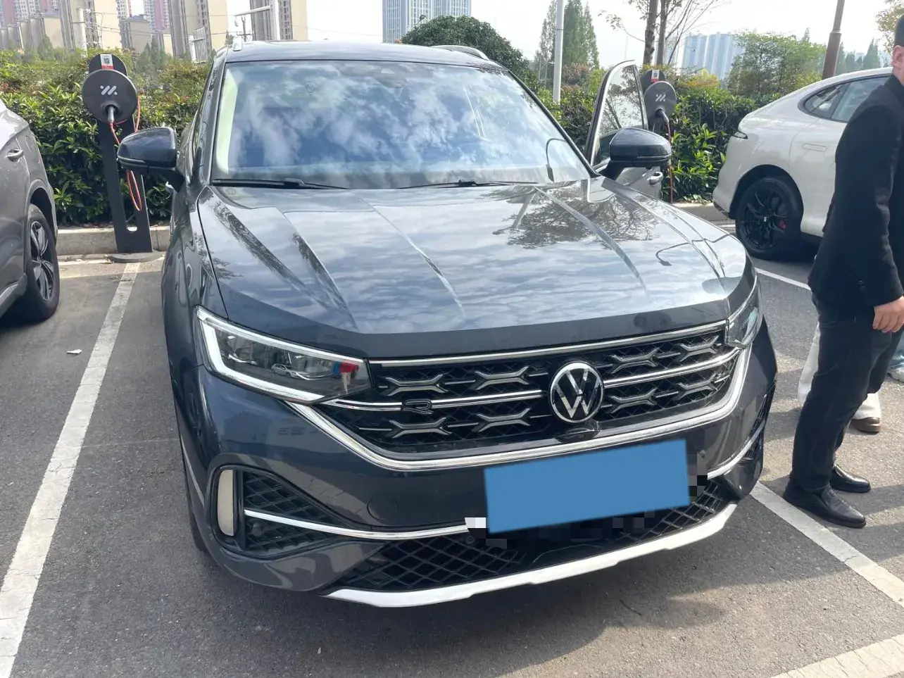 2023 VOLKSWAGEN TAYRON thumbnail 2