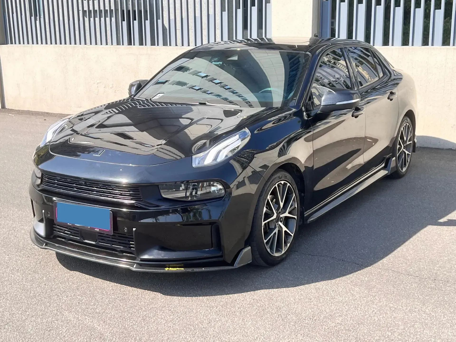 2021 LYNK&CO 03 view 1