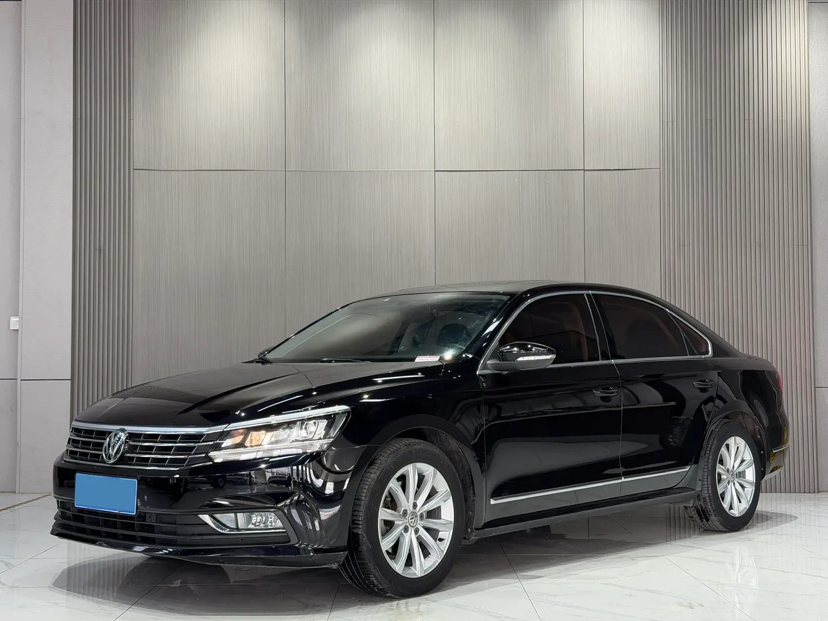 2017 VOLKSWAGEN PASSAT view 1