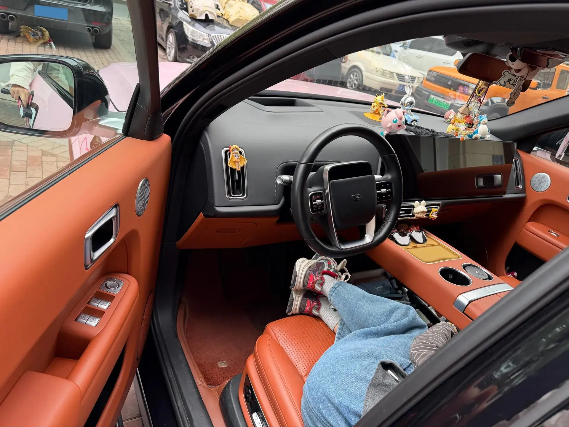 2023 LI L8 thumbnail 3