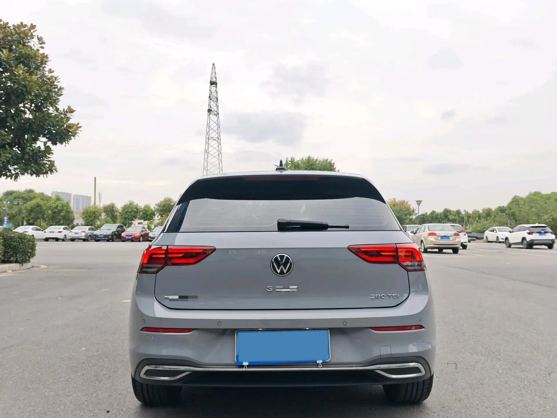 2021 VOLKSWAGEN GOLF thumbnail 4