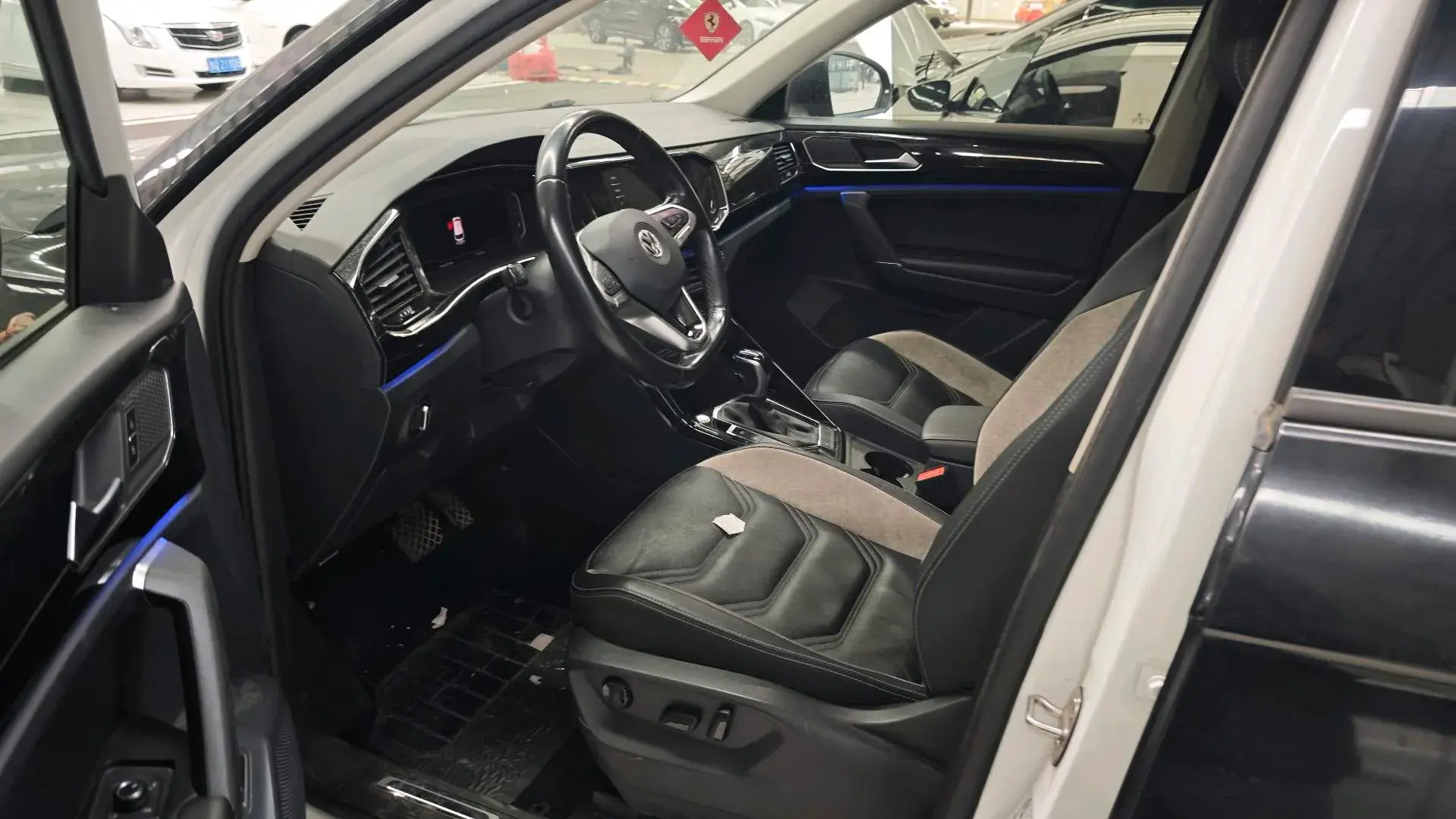 2020 VOLKSWAGEN TAYRON thumbnail 2