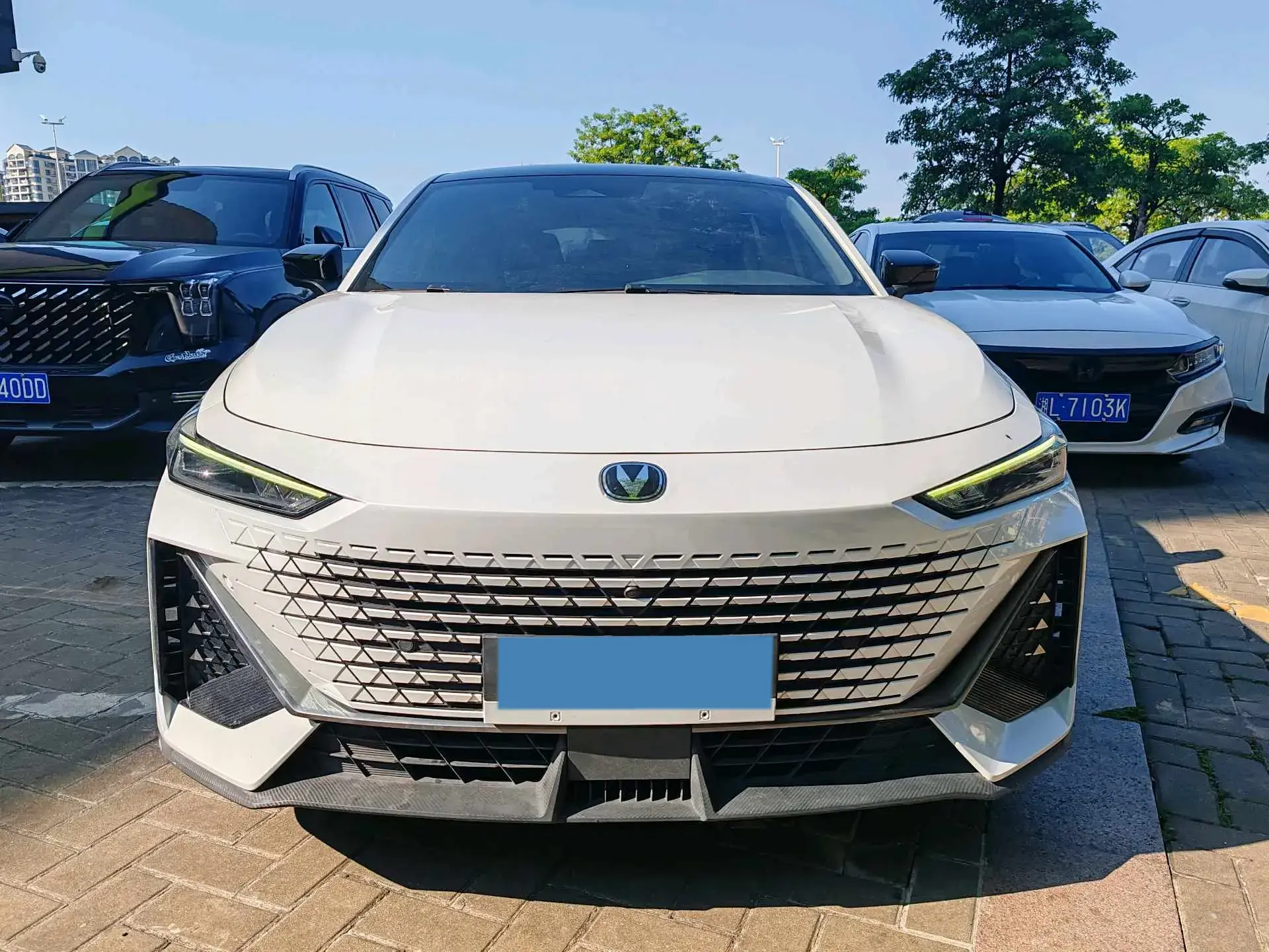 2022 CHANGAN UNI-V thumbnail 2