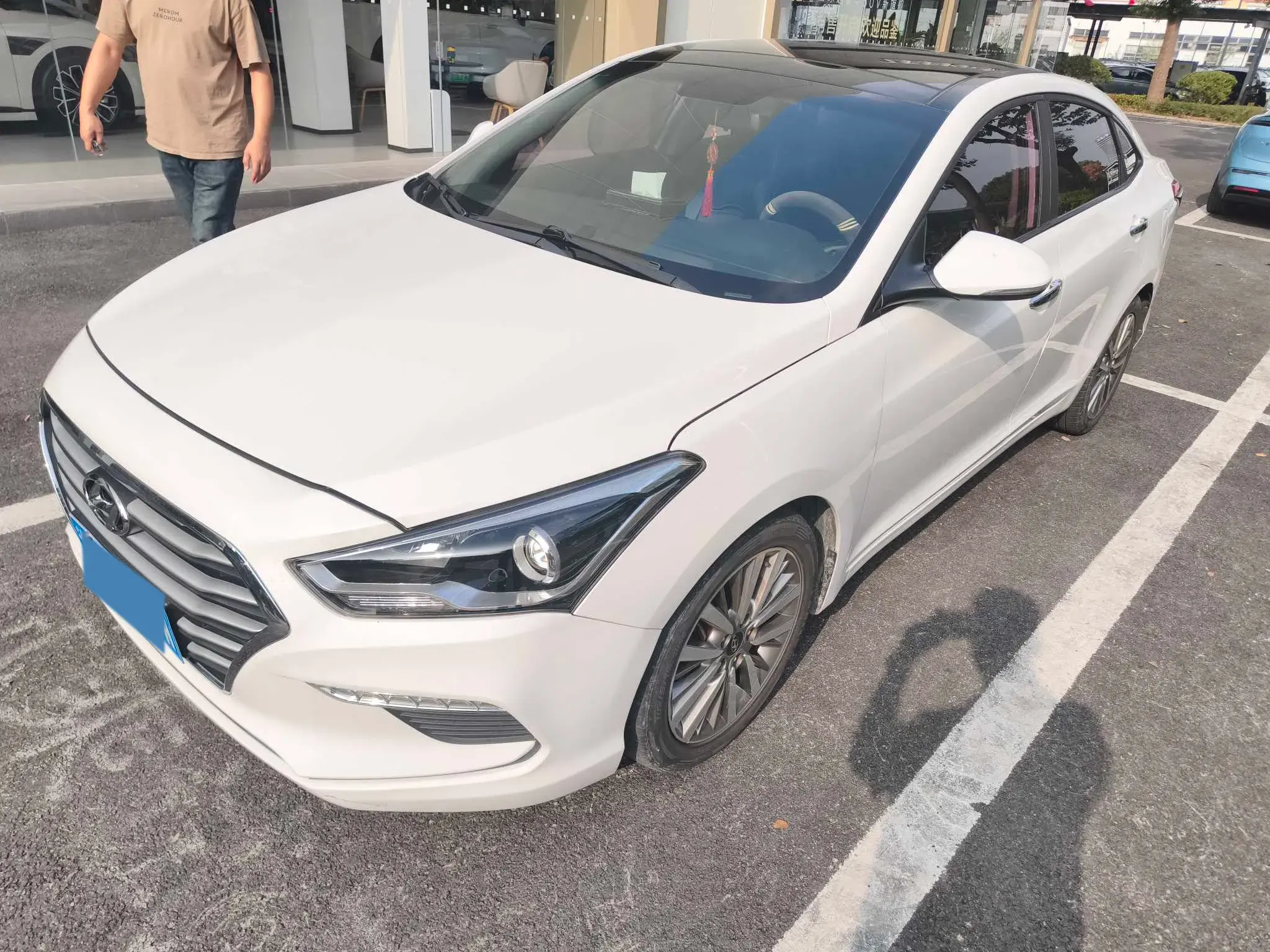 2019 HYUNDAI MISTRA view 1