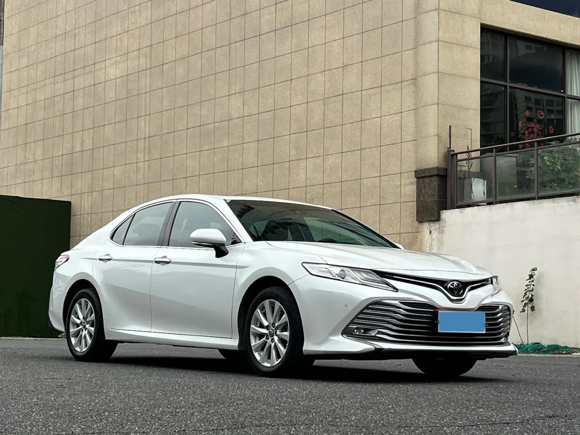 2019 TOYOTA CAMRY thumbnail 2