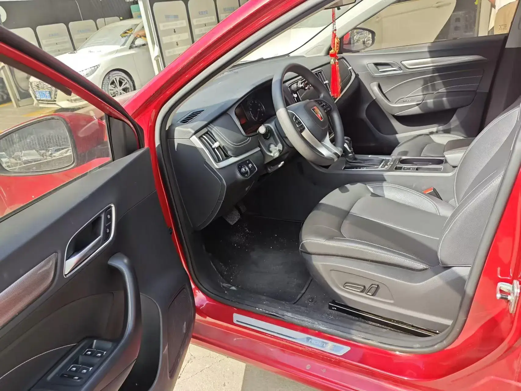 2019 ROEWE I6 thumbnail 4