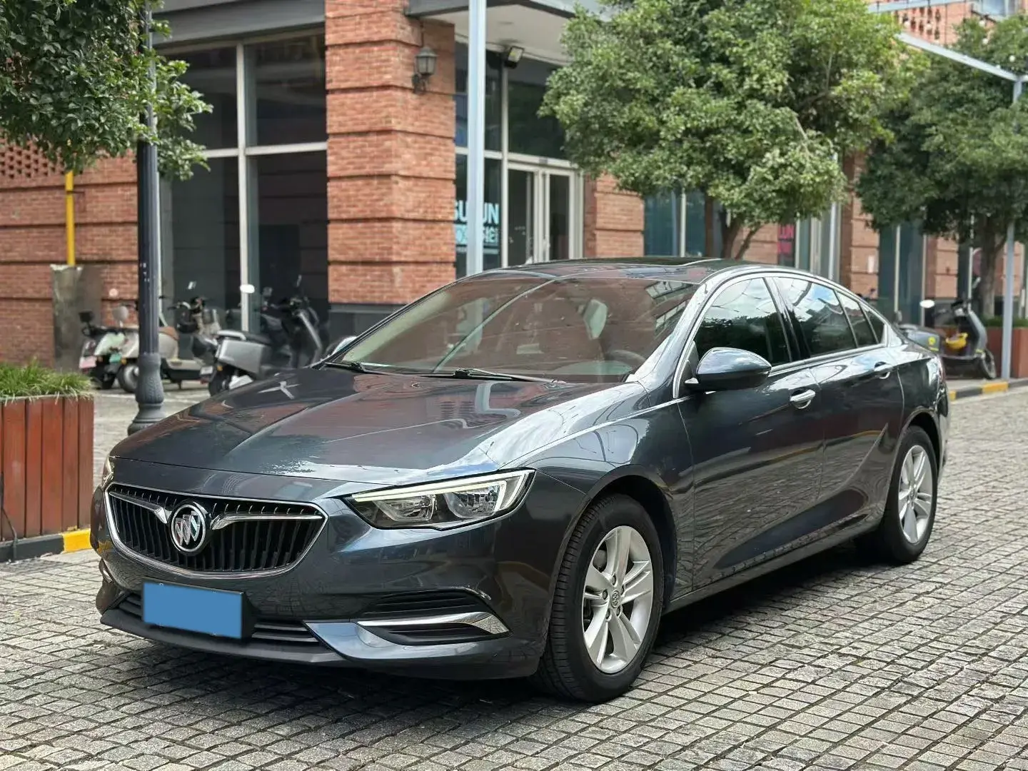 2019 BUICK REGAL view 1