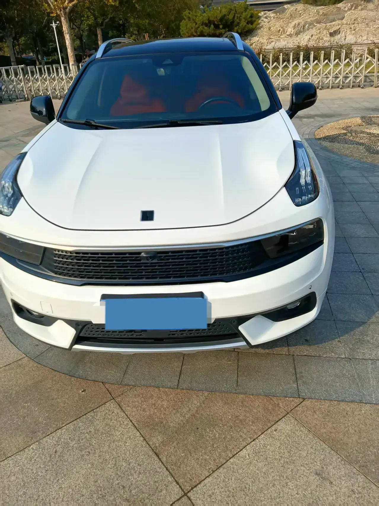 2017 LYNK&CO 01 thumbnail 3