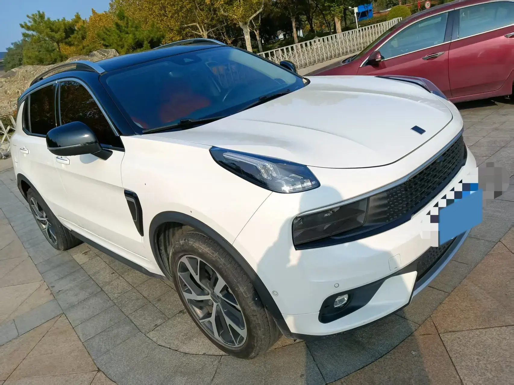 2017 LYNK&CO 01 thumbnail 4