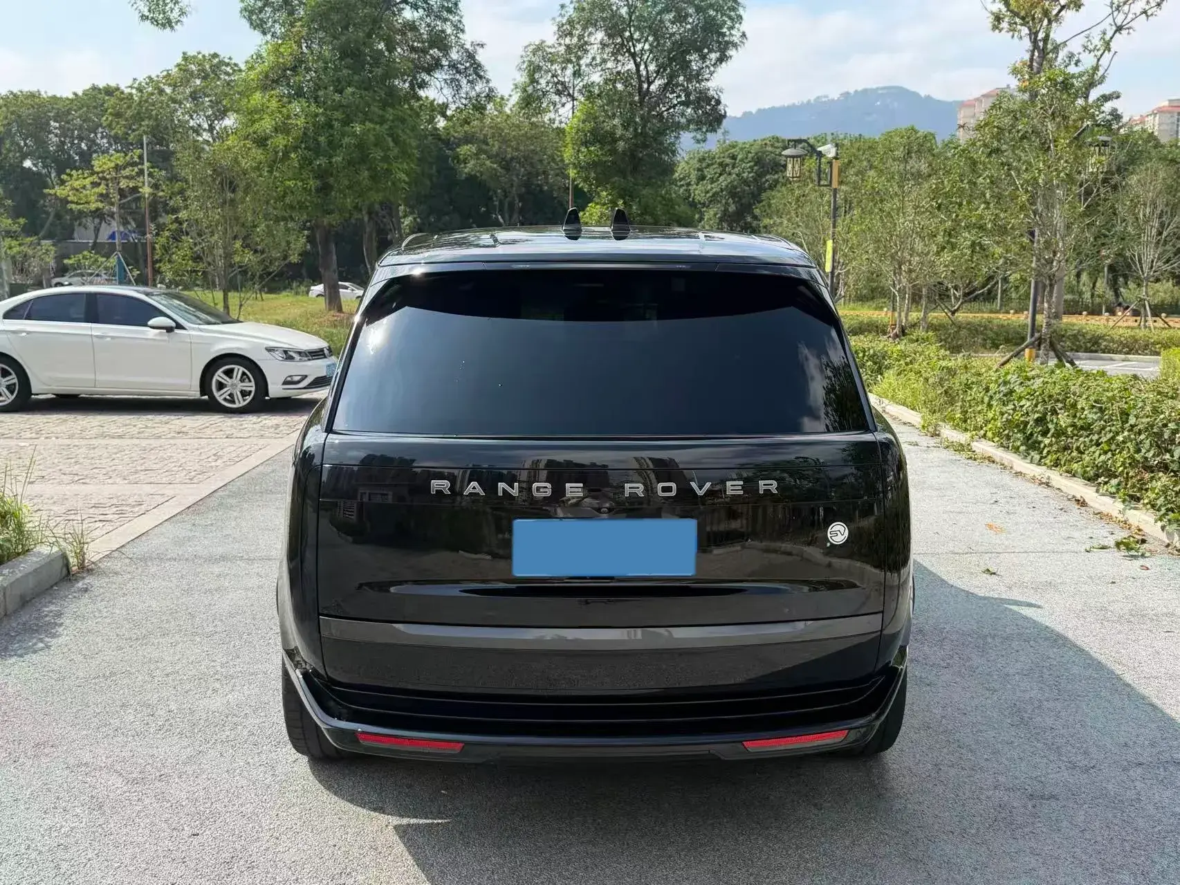 2022 LAND ROVER thumbnail 4