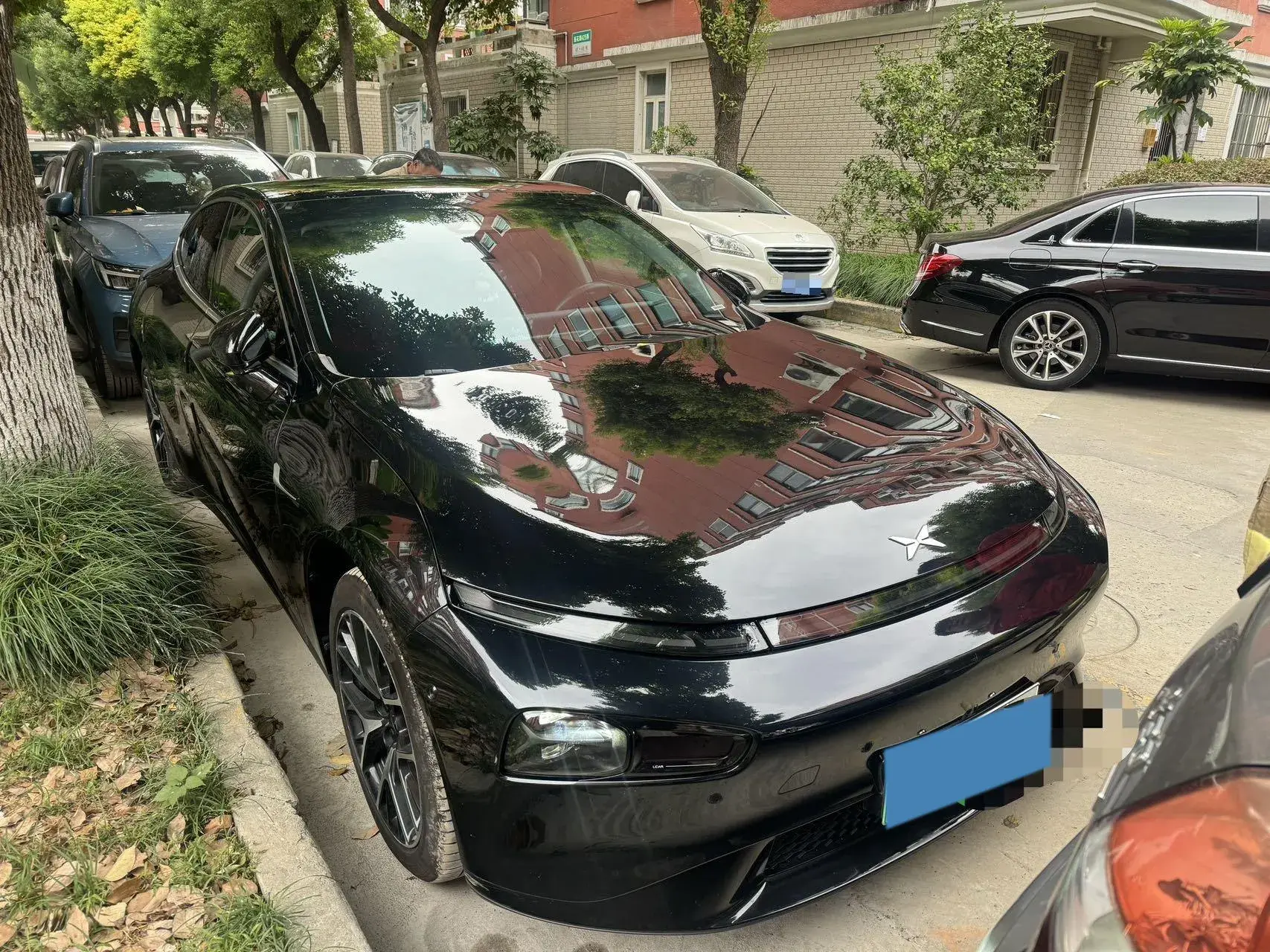 2023 XPENG P7 thumbnail 3