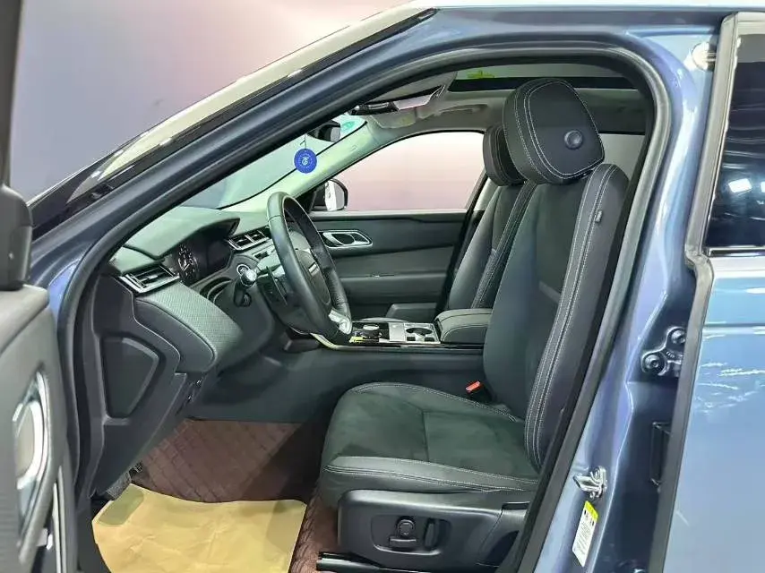 2020 LAND ROVER thumbnail 3