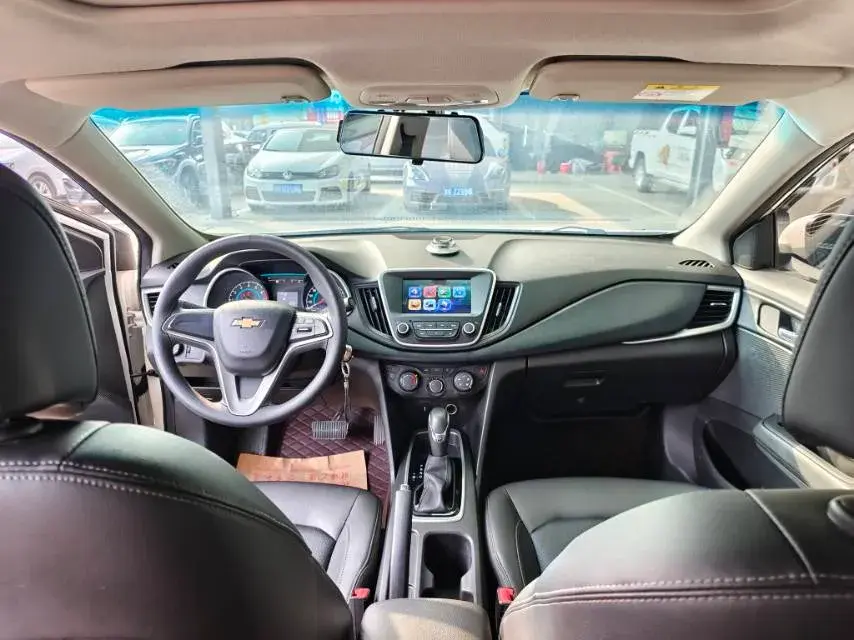 2018 CHEVROLET CAVALIER thumbnail 4