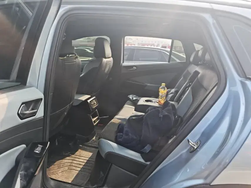 2022 VOLKSWAGEN ID.4 thumbnail 3